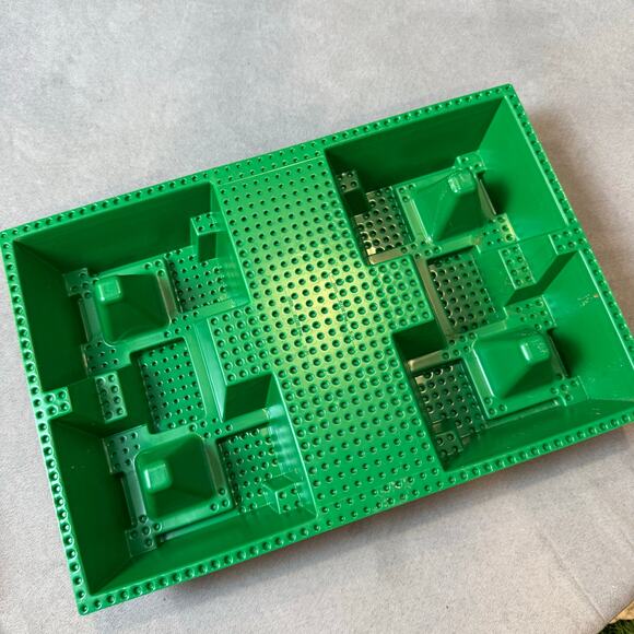 Lego Green Castle Baseplate Raised Rock Path Pattern Corner Pits 32 x 48 x 6 - Picture 6 of 7